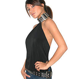 in the style of that worn by Lucy Liu