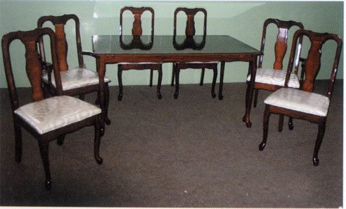 Queen Ann Dining Set