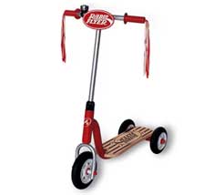Classic scooter with wooden platform and grip tread. Sturdy steel construction with high