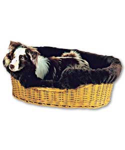 Wicker pet basket with washable fur lining.Size (H)19, (W)68, (D)48cm