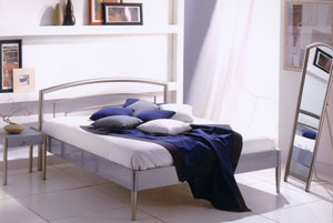 Resistub- Lorenzo- 5FT Metal Bedstead