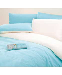 Includes duvet cover and 2 pillowcases.50% polyest