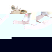 Put the carrot to the Donkeys mouth and hear him munch! Includes crinkles in ears, handles for suppo