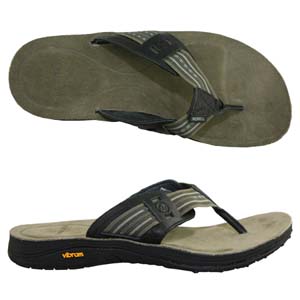 A toe post sandal from Merrell. Features full grain leather uppers, smooth Pig skin lining, Polyuret