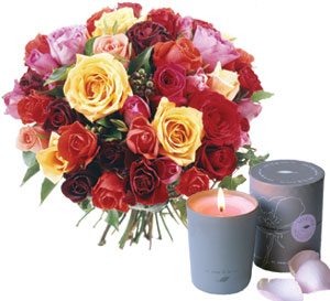 Roses and perfumed candle multicolour 31 roses