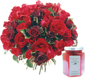 Roses and Rose petals jam red 25 roses