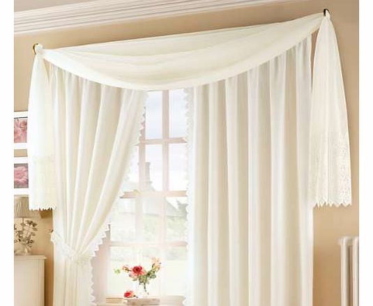 These stunning curtains are suited to any room in the home. With exquisite lace detailing and co-ordinating accessories, they are sure to add glamour and elegance to your room. 100% Polyester voile with lace trim Lining: 50% Cotton, 50% Polyester 112