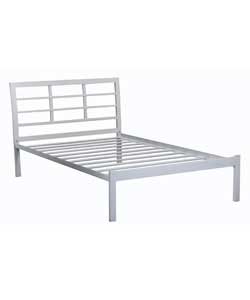 White painted metal frame.Size (W)125, (L)200.5, (H)95.5cm.30cm clearance between floor and undersid