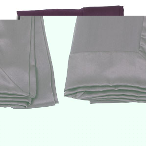 Purple wrap in 100% silk for an elegant finishing touch