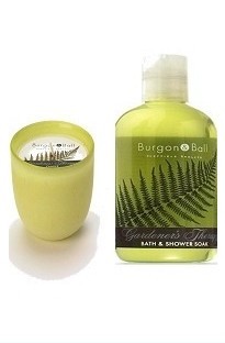 Unbranded Scented Candle and Bath Soak Pack