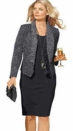 Stylish jacket with a fixed shawl collar and tapered hem detail at the front. In a lovely, lightly textured fabric which is wonderfully soft and crease free. This will look amazing with a plain black dress and matching accessories. Jacket Features: T