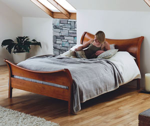 Silentnight- Azure- 4FT 6" Double Wooden Bedstead