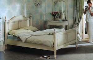 Silentnight- Ember White- 4FT 6 Double Wooden Bedstead