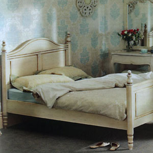 Silentnight- Ember White- 5FT Kingsize Wooden Bedstead