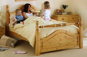 Silentnight- Vanilla- 4FT 6" Double Wooden Bedstead with Miracoil Mattress