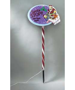 Make sure Santa stops at your home - Simpsons style!This 50cm light-up silhouette with 50 bulbs