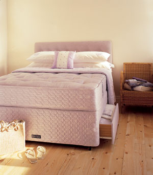 Slumberland- Summer Fayre- 4FT 6" Divan Bed