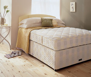Slumberland- Village Green- 4FT 6" Divan Bed