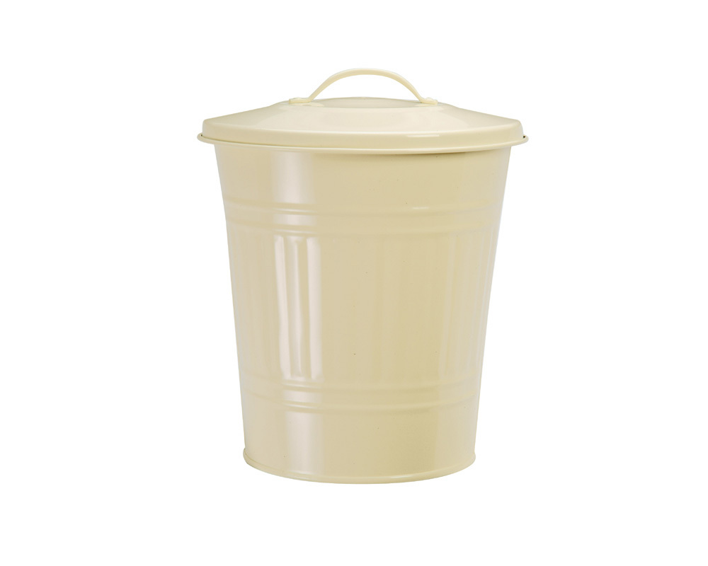 Small but perfectly formed, this cute, traditional-looking bin would look at home in the bathroom or