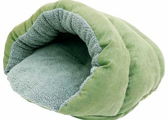 This Micro Sherpa Cat Sack provides a safe and secure cosy sleeping place for your cat or kitten. Suitable for small to medium sized cats. Machine washable at 30?C. Wipe clean base. H25. W43. D56cm.