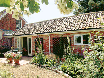 Unbranded Snape Hall Cottage