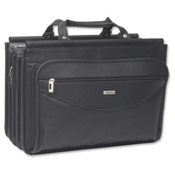 Three large gusseted compartmentsCentre compartments have zipped closureOuter compartments feature