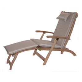 Steamer lounger cushion with headrest