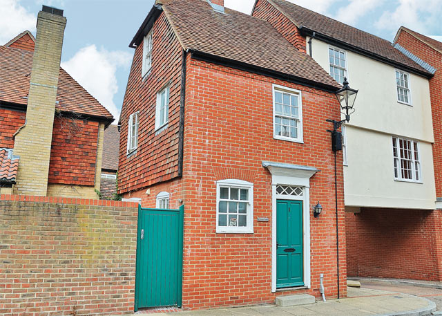 Unbranded Stour Cottage