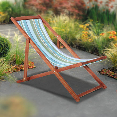 Our Deluxe Deckchair folds away for convient storage  but also features 3 reclining positions.  Feat