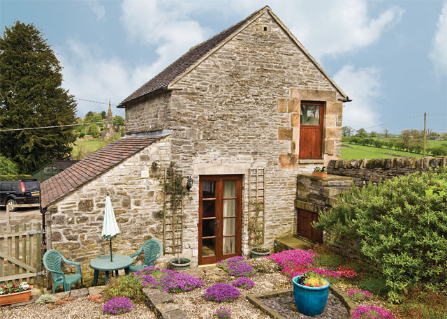 Unbranded Swallow Barn