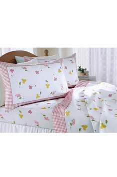 Comprising: flat sheet, fitted sheet and pillowcase(s) in a contemporary check design and warm cotto