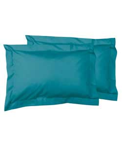 50 cotton (non iron percale), 50 polyester. Machine washable.Suitable for tumble drying.