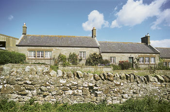 Unbranded Teapot Cottage