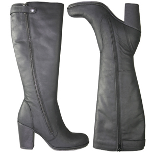 A casual knee length boot from Jones Bootmaker. With a decorative zip running down the outer side of