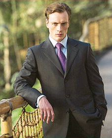 Toby Stephens photo