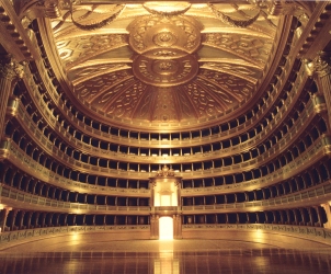 Unbranded Tosca - Teatro alla Scala