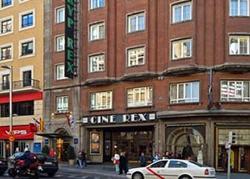 The Tryp Rex Hotel Madrid is situated in the Gran Via between the Plaza de Espa