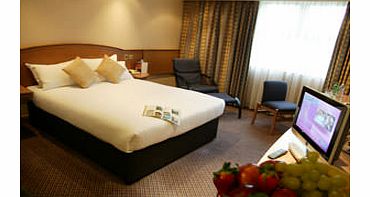 Set just minutes away from a wonderful riverside market town, youll discover charm and character with a relaxing short break for two at theMercure Wetherby Hotel. A stylish haven boasting magnificent modern luxury, you and your guest will feel compl