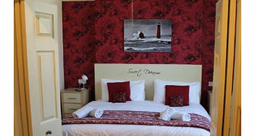 A fabulous four-star retreat set just a short walk from the beautiful beaches of Weston-super-Mare, Milton Lodge is a wonderful location for a relaxing two night break. This charming sea-side haven is surrounded by exciting attractions, and you and y