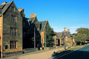 Unbranded Two Night Break with Dinner, Fizz and Afternoon