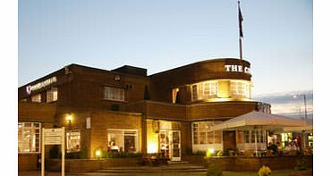 Located 12 miles from Luton airport and opposite Hertfordshire University is the Ramada Hatfield hotel. A building designed to reflect the iconic Havilland Comet aeroplane and built in the 1930s, it is truly a piece of history. The area is packed wit