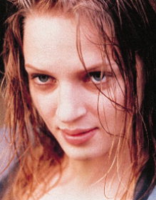 Uma Thurman head shot photo