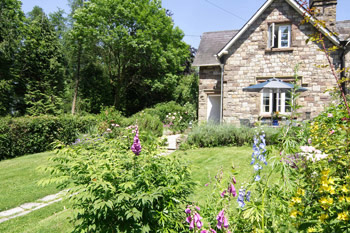 Unbranded Vanilla Cottage