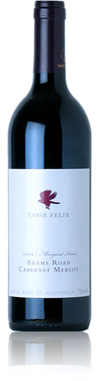 This delightful Bordeaux blend offers a concentrated nose of blueberry jam and fresh black currants 