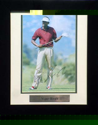 Unbranded Vijay Singh signed and framed photo presentation
