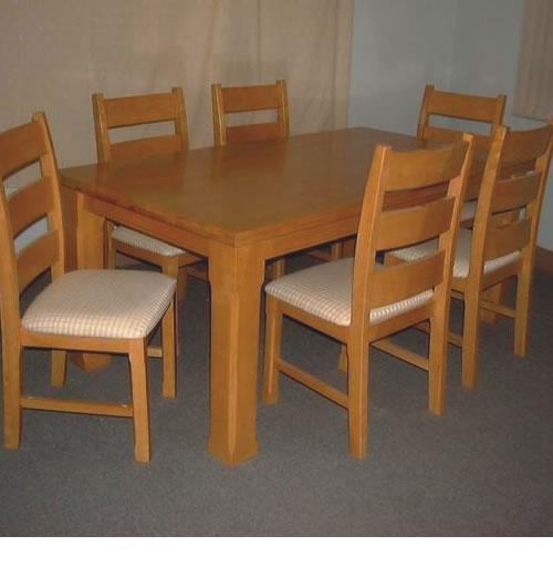 Villa Dining Set