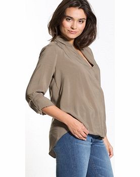 This Viscose Crossover Blouse, Petite Length Fitting, Height Up to 1.60 m (5ft 3in.) is really feminine and flatters your figure! It has an open crossover V-neckline with a blousant look, knife pleats at the shoulders and yokes and gathers at the bac