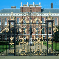Unbranded Visit to Kensington Palace and Afternoon Tea for