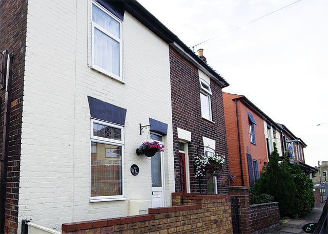 Unbranded Waveney Cottage