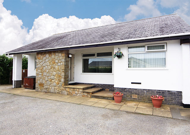 Unbranded White Towers